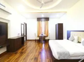 Hotel Crown inn - Mathura central