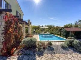 Villa LUMARE AQUA - Pool, Jacuzzi & Garden