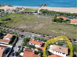 Beautiful new ocean facing villa，位于安格雷的酒店