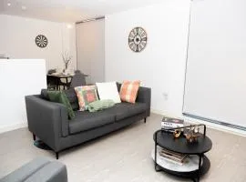 OBI'S House&Suites - Luxury 2bed Duplex Apartment With Balcony