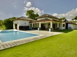 Villa JuanDolioGuavaberry Cozy 3BR-6Bds-14Pax-WiFi-BBQ-