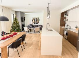 Ostrya Luxury Condo, Steps from the Slopes!，位于蒙特朗布朗的宠物友好酒店