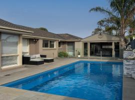 Resort Experience - Pool, BBQ, Games for family，位于帕金顿的酒店