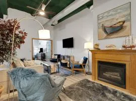 Pet-friendly, Ship View, Canal Park, Condo, Pool