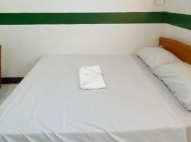 RedDoorz @ Classique Pan Oriental Hotel and Resort Batangas，位于八打雁的酒店