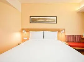 Hotel Pacefic Suites Near Delhi Airport