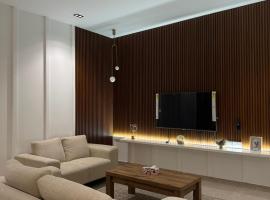 Al Ain Hotel Apartment Family Stay with Balcony and Pool Access，位于艾恩的酒店