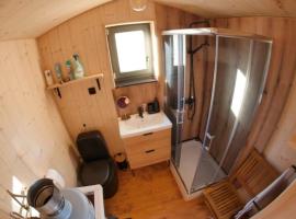 Tiny house freedom SL，位于Jarabina的豪华帐篷