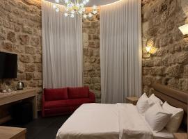 Villa Rosa Luxury Boutique Hotel，位于拜特龙的酒店