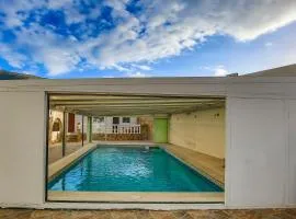 Cosy 1 bed pool house