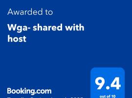 Wga- shared with host，位于沃辛的酒店