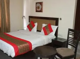 Hotel Royal India - South City 1