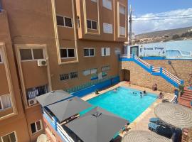 Sunrise sea view apartment A17，位于Tamraght Oufella的酒店