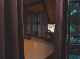 Pool Resort in Kozhikode，位于科泽科德的酒店