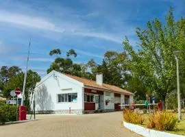 埃武拉欧比特露营酒店