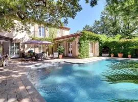 Charming Provence Retreat with Heated Pool and Jacuzzi