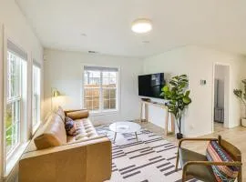 Walk to Cowboys Games Arlington Home with Hot Tub!