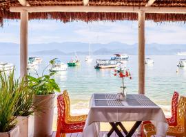 Pousada e Mergulho Dolce Vita，位于Praia Vermelha的带停车场的酒店