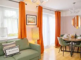 3x Bed Elegant House with Private Parking