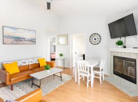 Beautiful House Sleeps 12 - Hot Tub - Breakfast - Walk to Beach，位于巴拿马城海滩的酒店