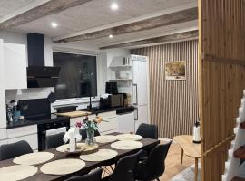 The Wild Swan - Big house with many beds in Odense - Free Parking，位于欧登塞的酒店