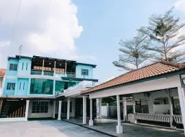 Kempas -- 32 Pax SemiD, Near Paradigm Mall JB