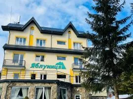 Готель Яблуниця