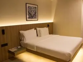 Resident Hotel Abay