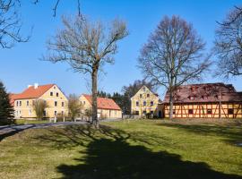 Apartmány Selský dvůr，位于Třebeň的酒店