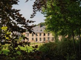 Hôtel les Prés，位于Saint-Hilaire-le-Châtel的酒店