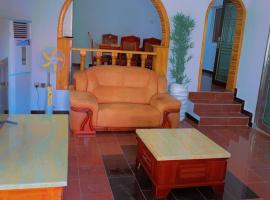 Spacious 3 bedroom flat in GRA，位于Ado Ekiti的酒店