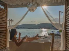 Bamboo Beachfront Koh Larn Island，位于Ko Sak的酒店