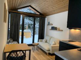 Tiny House Krkonose，位于姆拉代布基的酒店