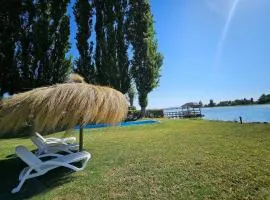 Acogedora Casa Frente al Lago Rapel