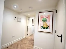 CITYeSCAPE - 2BR Top Floor Penthouse NQ