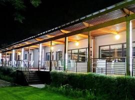Sparkling Resorts and Spa，位于勒斯滕堡的酒店