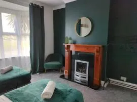 Charming 3-Bedroom House - Prime Location in Wolverhampton!