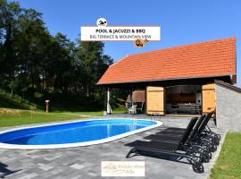 Holiday Home BIBA With Heated Outdoor Pool，位于Gornja Stubica的酒店