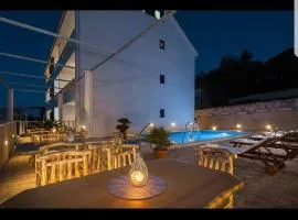 La Perla Apartments 2