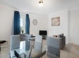 NEW! 4BR in Spencer street