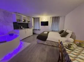 Studio de Charme avec Jacuzzi - Escapade Relaxante