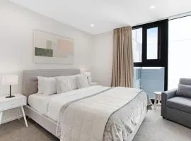 Augustus Hideaway Studio Apt with Air-Con