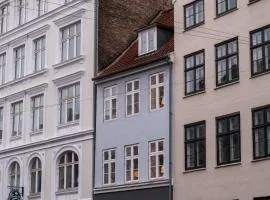 The Little Blue House 1 by Daniel&Jacob's
