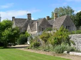 5 star Cotswold luxury with tennis court & garden