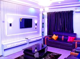 TS luxury apartment，位于Egbe的酒店