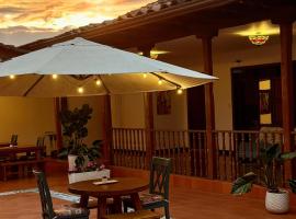 Hotel Colonial Andino - Parque principal de Pitalito，位于皮塔利托的酒店