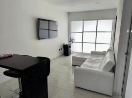 Casa con todas las comodidades en prados del este，位于库库塔的别墅