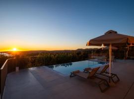 Villa Armeno，位于弗拉哈塔的带热水浴缸的酒店