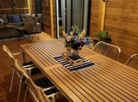 Slavonica mobile home，位于比奥格勒·纳·莫鲁的露营地