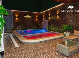 Grand Hotel Megantoni，位于Quillabamba的酒店